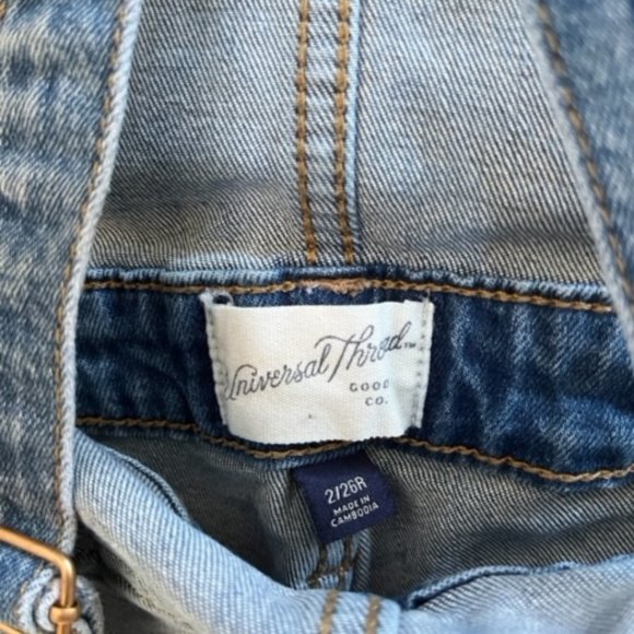 Universal thread Overalls - Picture 2 of 3